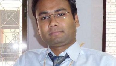 चिकित्सकप्रति बदलिँदो सामाजिक व्यवहार : को कति दोषी ?