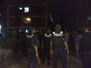 आरक्षणको विरोधमा विद्यार्थीहरुको अधरातमा प्रदर्शन , प्रहरीद्धारा लाठि चार्ज