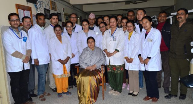 दाँतको उपचार गर्न राष्ट्रपति पुगिन् बीर अस्पतालमा (फोटो फिचर सहित)