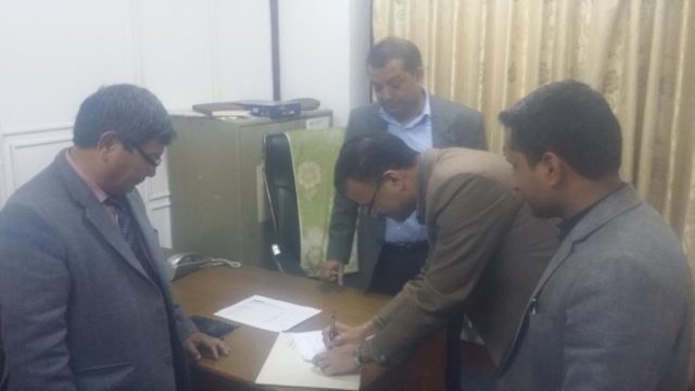 बीर अस्पतालका निर्देशक डा. बस्नेतले गरे कार्य सम्पादन करार सम्झौता