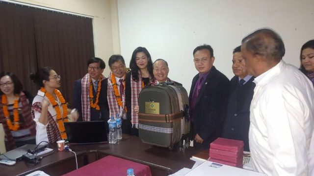 केडीसीलाई ताईवानको टुङ्स टाइचुङ हस्पिटद्धारा मेडिकल उपकरण सहयोग