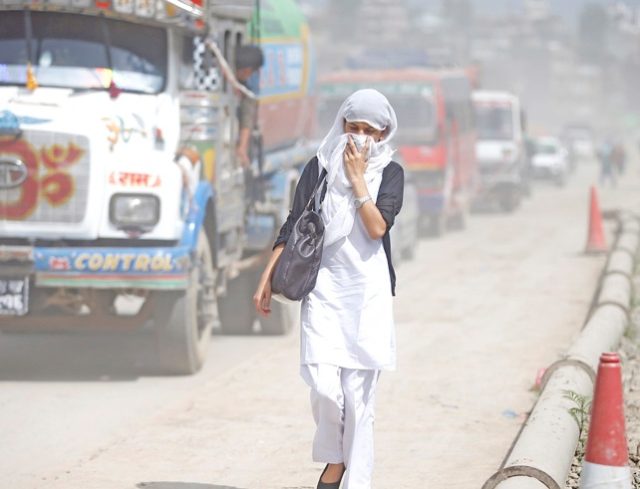 क्लिङ्करको धुलो उड्दा स्वास्थ्यमा गम्भीर असर