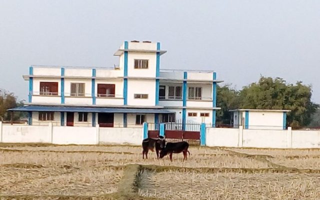 बाटो नभएपछि स्वास्थ्य चौकीको भवन सञ्चालनमा आउन सकेन