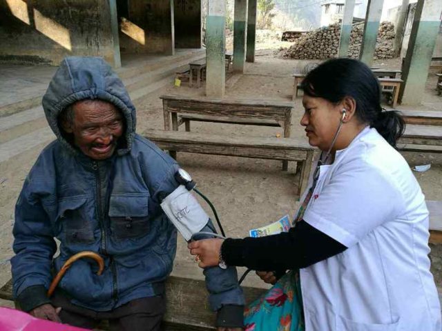 मानव अंग प्रत्यारोपण केन्द्रद्धारा रोल्पामा स्वास्थ्य शिबिर