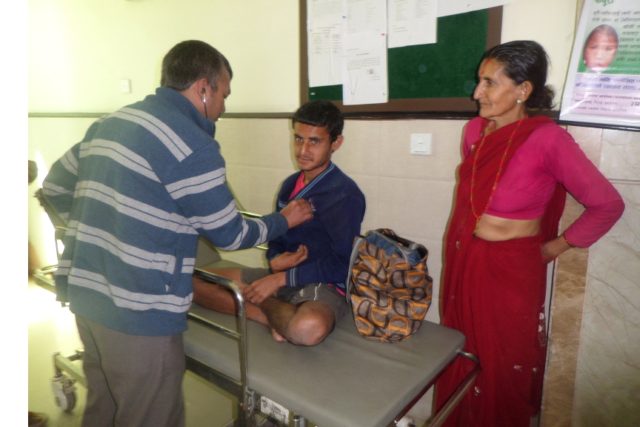 सत्र वर्षदेखि साङ्लोमा बाँधिएका लीलाको उपचार हुने