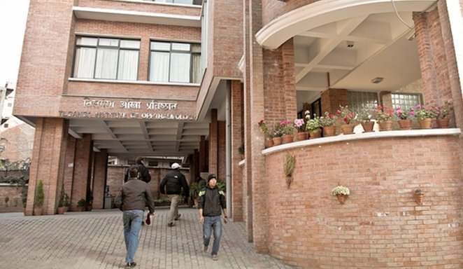 तिलगंगा आँखा प्रतिष्ठान, कार्यरत कर्मचारी र साझेदार संस्थाद्धारा प्रधानमन्त्री राहत कोषमा रकम जम्मा
