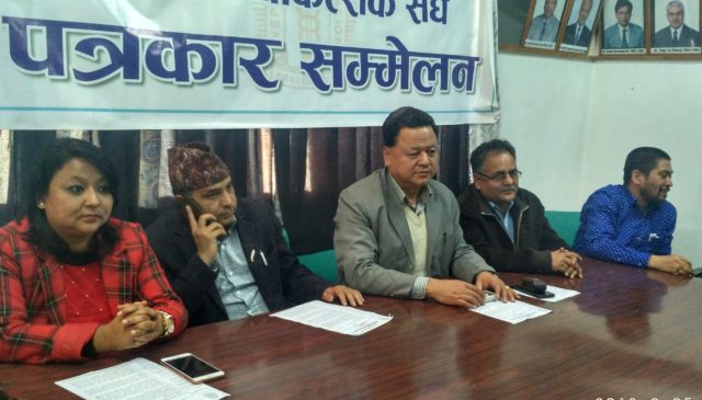 डोटीमा डाक्टरमाथि आक्रमण गर्ने सरकारी कार्यलयका कर्मचारी