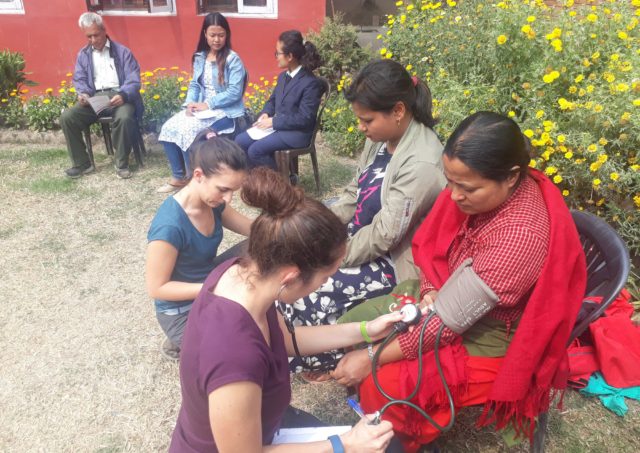 भक्तपुर औद्योगिक क्षेत्रमा निःशुल्क स्वास्थ्य क्लिनिक शुरु