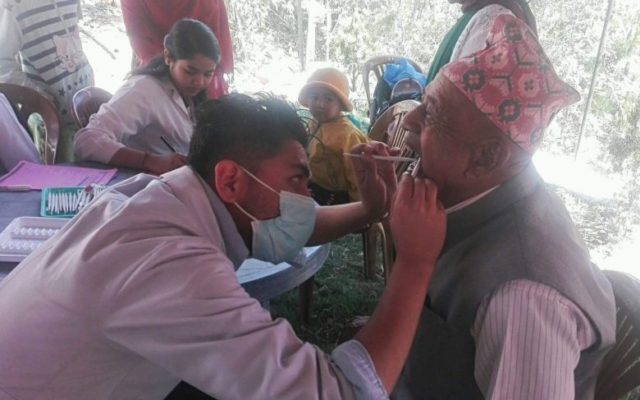 केडीसीद्धारा मनमैजुमा दन्त शिविर, १५० जनाको परीक्षण