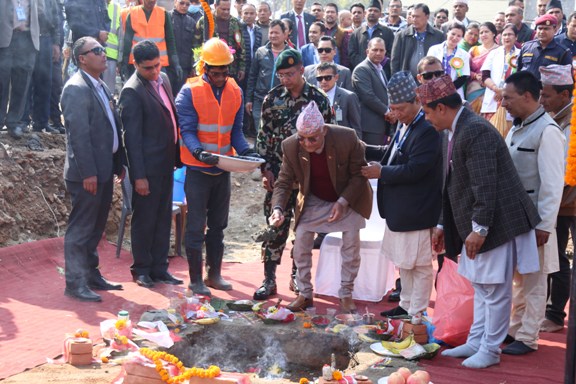 प्रधानमन्त्रीद्वारा वीरअस्पतालको सर्जिकल भवन शिलान्यास