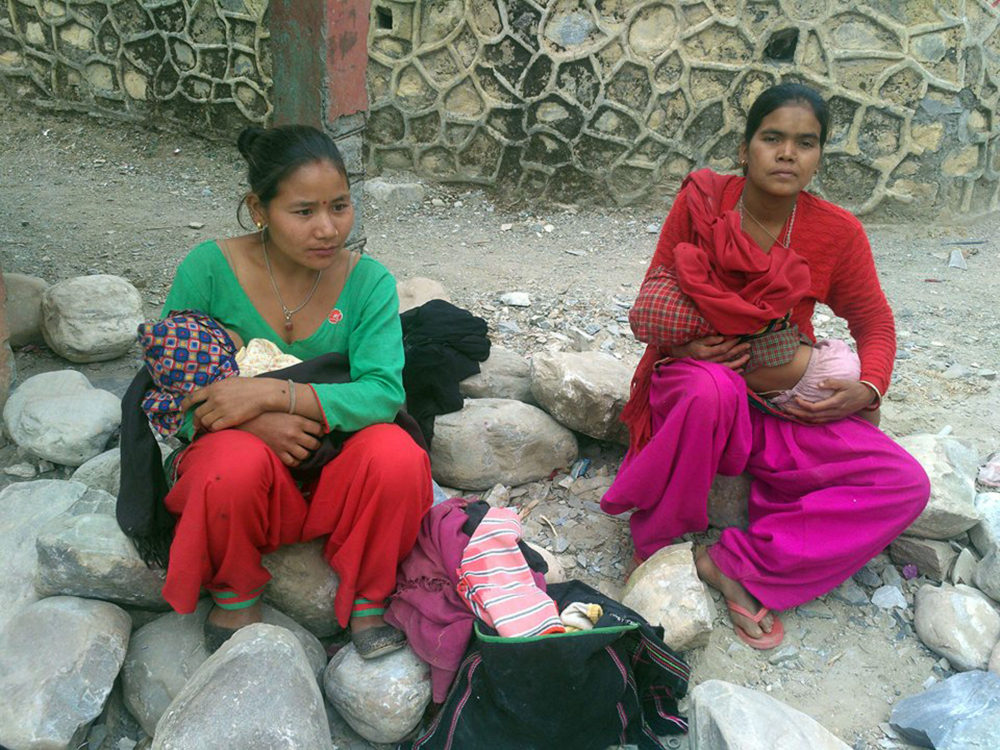 बीस वर्ष नपुगेका किशोरीको दुई घरबार, दुई श्रीमानबाट दुई सन्तान