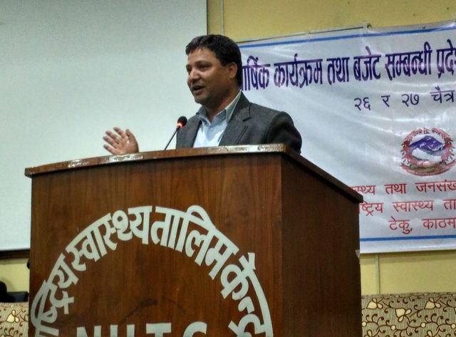 दिनमै एक लाख कमाउँछन सरकारी डाक्टर ?