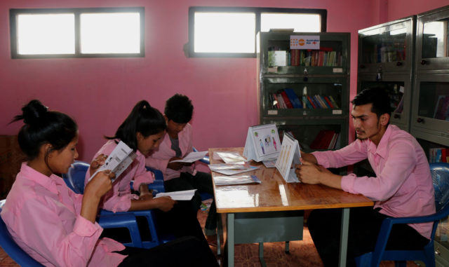 किशोरकिशोरी यौन र प्रजननका पुस्तक लुकेर होइन खुलेर पढ्छन्