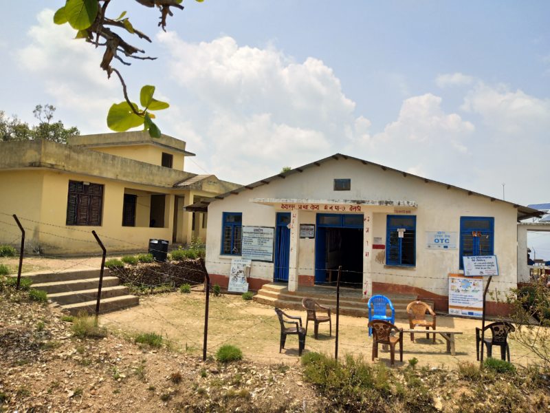 केशरपुर अस्पताल सार्न खोजिएको भन्दै मेलौलीका जनता आन्दोलित