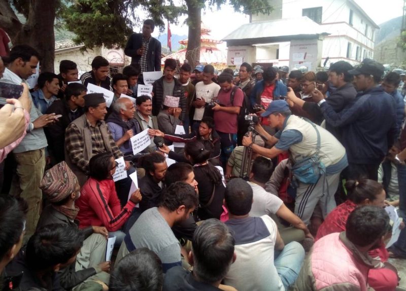 आफ्नो स्वास्थ्य परीक्षण गर्न प्रतिष्ठानमा जान लागेका डा. केसीलाई प्रशासनले रोक्यो