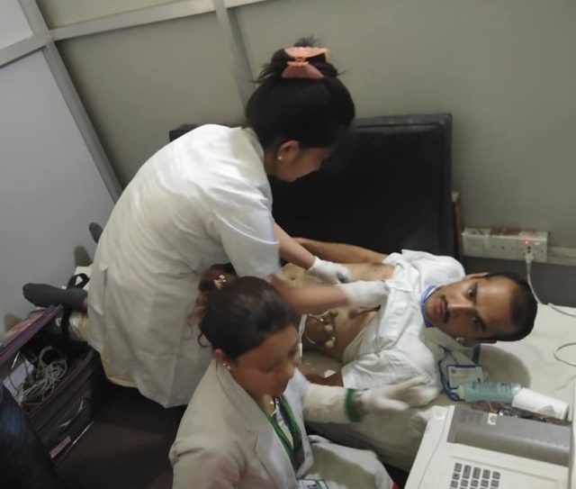 सिंहदरबारको नि:शुल्क स्वास्थ्य शिविरमा इको र इसीजी गराउनेको भीड