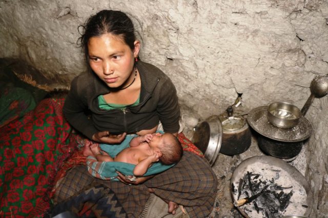 सत्र वर्षकै उमेरमा दोस्रो सन्तान जन्माएपछि …..