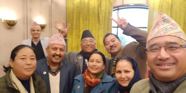 चिकित्सा शिक्षा विधेयक पास भएपछि सांसदको सामुहिक सेल्फी