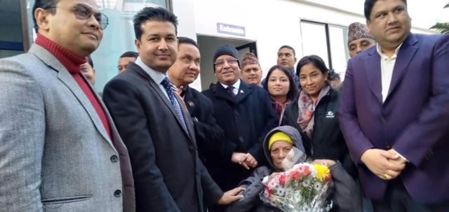 प्रचण्ड पत्नी सीता दाहाल अस्पतालबाट डिस्चार्ज