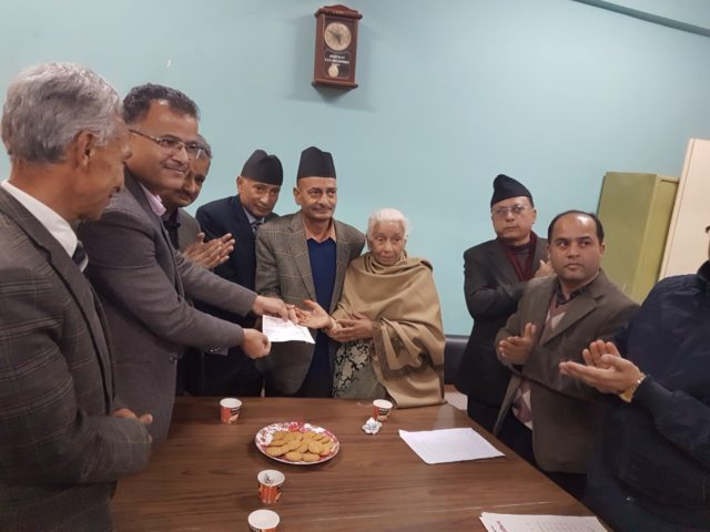 कांग्रेस नेता जोशीद्धारा वीर अस्पतालमा १० लाखको अक्षयकोष स्थापना