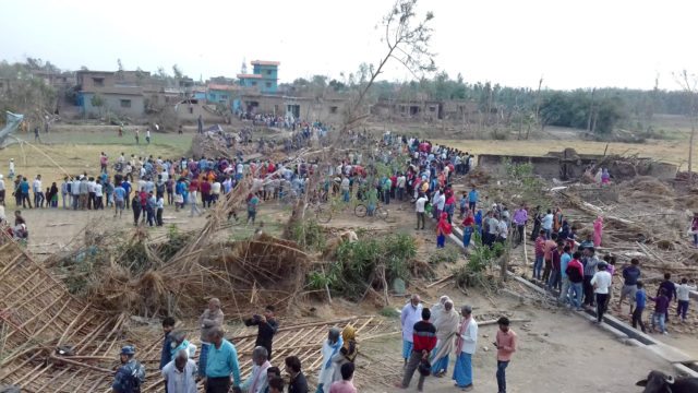 स्वास्थ्य सचिव घिमिरे र विभागका महानिर्देशक डा. लोहनी हावाहुरी प्रभावित क्षेत्रमा