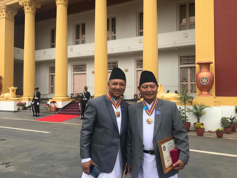 चिकित्सक, नर्स तथा औषधि व्यावसायी गरी २५ जनालाई राष्ट्रपतिबाट विभुषण प्रदान