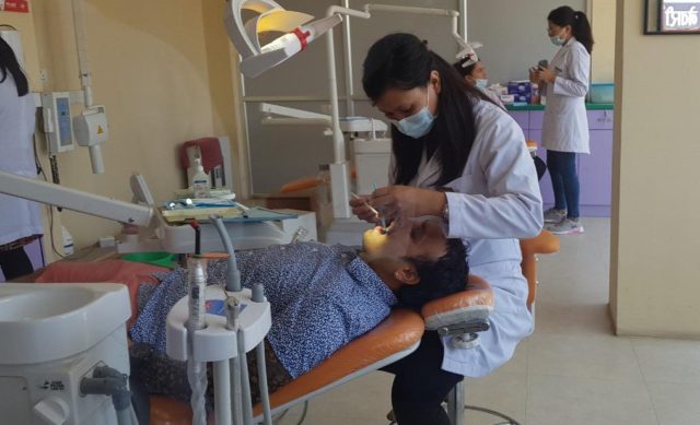 कान्तिपुर डेन्टल सेन्टरको सहयोगमा सतुंगलमा नि:शुल्क दन्त शिविर