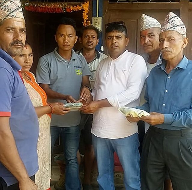 दमौली : क्यान्सर पीडितलाई आर्थिक सहयोग