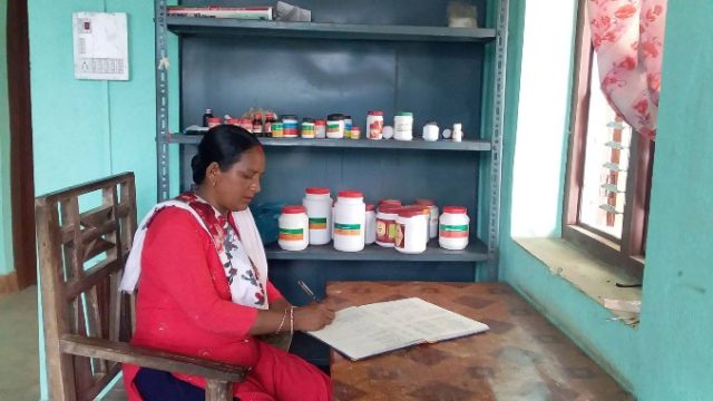 पाल्पा : कार्यालय सहयोगीको भरमा स्वास्थ्य संस्था, सेवाग्राही मर्कामा