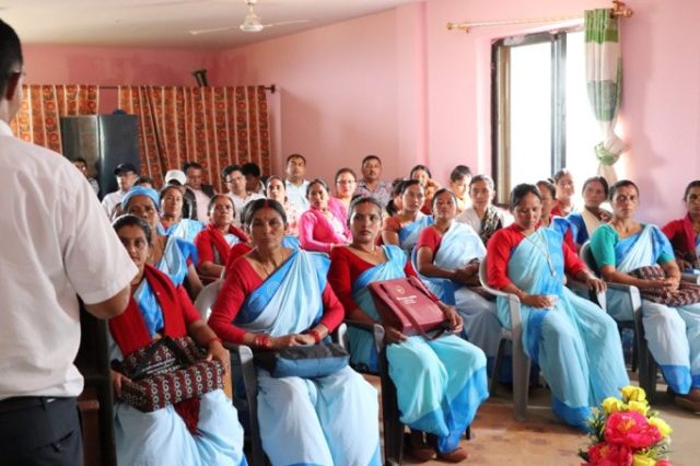 उत्कृष्ट कार्य गर्ने स्वास्थ्यकर्मी र स्वास्थ्य संस्थालाई सम्मान