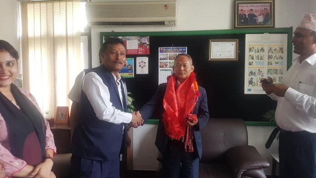 पदस्थापन पछि डा. भीमसिंह तिंकरी सम्हाले परिवार कल्याण महाशाखा