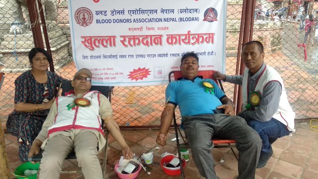 ब्लोदानको बृहत रक्तदान : घिराइयाले गरिन १४७ औँ पटक , महर्जनको १०२ औँ पटक