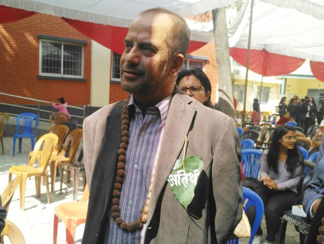 डा. बसन्त पन्त भन्छन्, ‘उता रिफर टू धामी भन्दै लेख्न थालेँ यता स्वास्थ्य सचिवले थाह पाउनु भएछ’