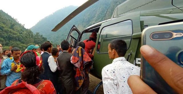 सुत्केरीको हेलिकप्टरमा उद्धार