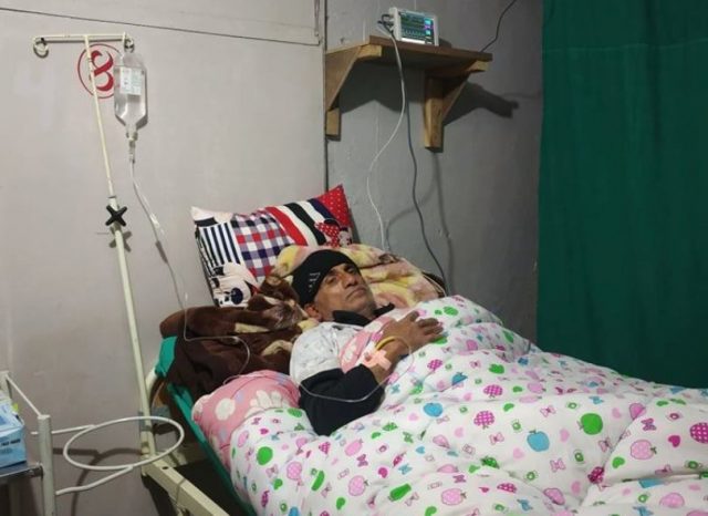 डडेल्धुराबाट डा. केसीलाई स्थानान्तरण गर्ने तयारी, समर्थकले प्रहरीको बाटो छेके
