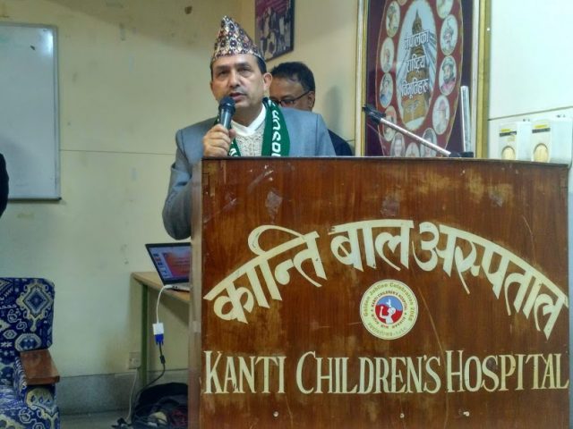 कान्तिका निर्देशकसंग स्वास्थ्य मन्त्रीको प्रश्न,  ‘डाक्टरको संख्या ठ्याक्कै कति छ ?’
