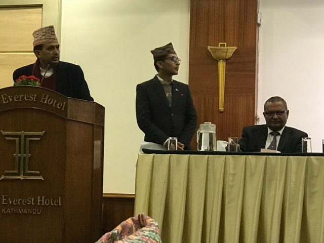 स्वास्थ्य मन्त्रीको प्रश्न : ‘बिरामीलाई चाहिने भन्दा बढी औषधि प्रेस्काईव गरिन्छ र ?’