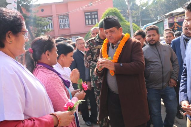 ‘अस्पतालको सेवा र व्यवस्थापनमा ध्यान दिऔँ’ : स्वास्थ्य राज्यमन्त्री रावत