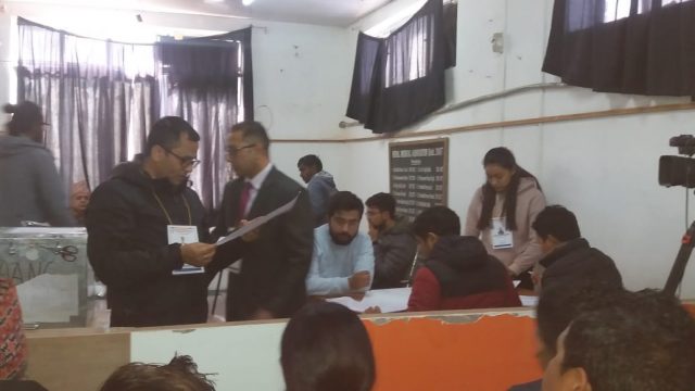 चिकित्सक संघको निर्वाचनको प्रारम्भिक मतपरिणाम : १०० भोट गणना गर्दा कसको कति आयो ?