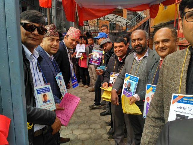 चिकित्सक संघ निर्वाचन : तेस्रो दिन खस्यो ८०७ मत (फोटो फिचर)