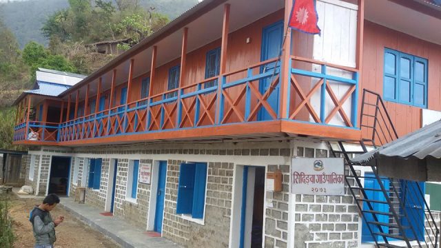 समायोजनले स्वास्थ्य संस्था खाली, करारमा नियुक्ति गरी काम चलाइँदै