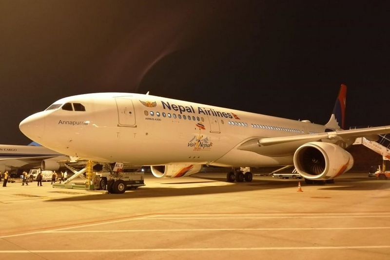 साढे १२ टन मेडिकल सामग्री लिएर आयो नेपाल एयरलाइन्सको वाइडवडी विमान