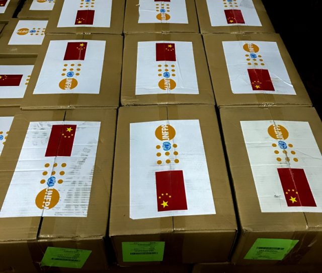 यूएनएफपीएद्वारा सरकारलाई एक हजार २०० थान पीपीई किट्स हस्तान्तरण