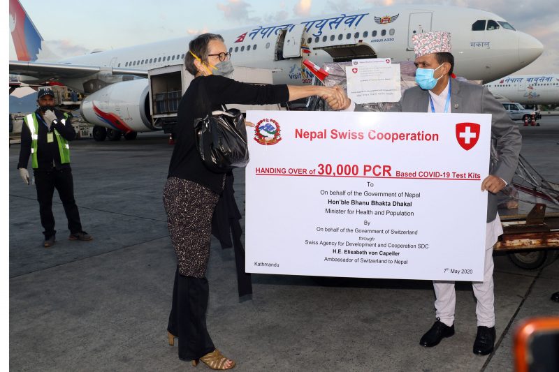 ३० हजार थान पीसीआर टेष्ट किट स्वास्थ्यलाई हस्तान्तरण