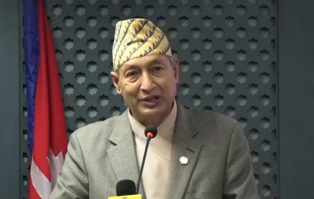 गत ११ चैत देखि जारी लकडाउन आजबाट हट्दै