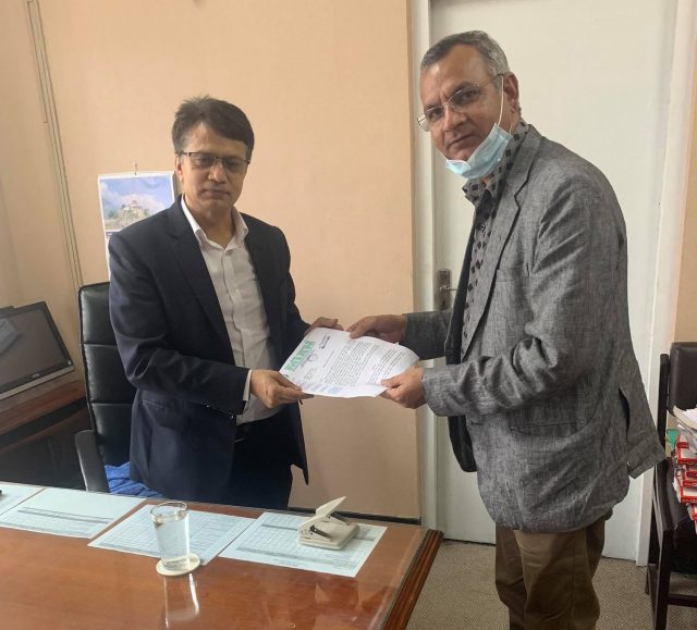 सुझाव समितिमा नराखेको भन्दै औषधि आयातकर्ताले बुझाए ज्ञापनपत्र