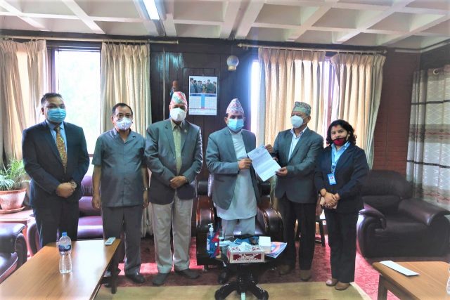 नेपाल नेत्रज्योति संघद्धारा १०० थान आइआर थर्मोमिटर सहयोग