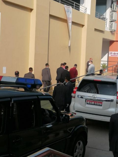 मुटुको परीक्षणका लागि प्रधानमन्त्री ओली पुगे गंगालाल अस्पताल