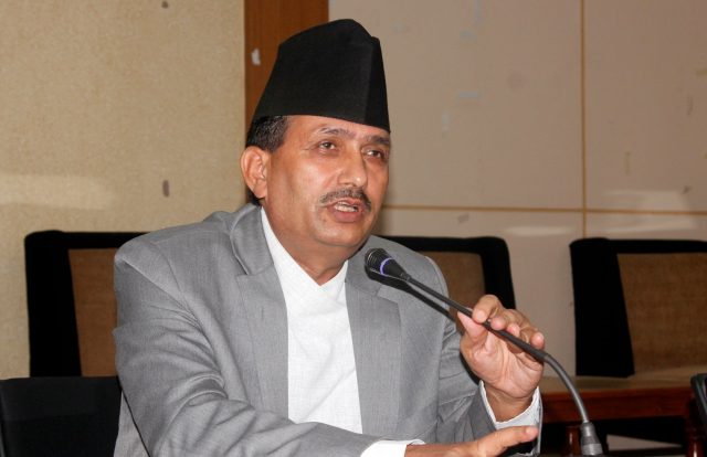 स्वास्थ्यकर्मीले पाउने सुविधामा विभेद हुँदैन : स्वास्थ्यमन्त्री ढकाल