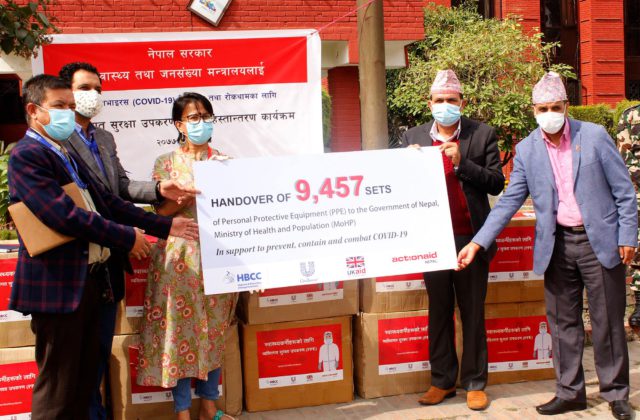 एक्सन एड नेपालले गर्‍यो ९४५७ थान पिपिई सहयोग